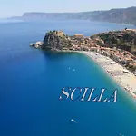 Il Ritratto Casa * Scilla