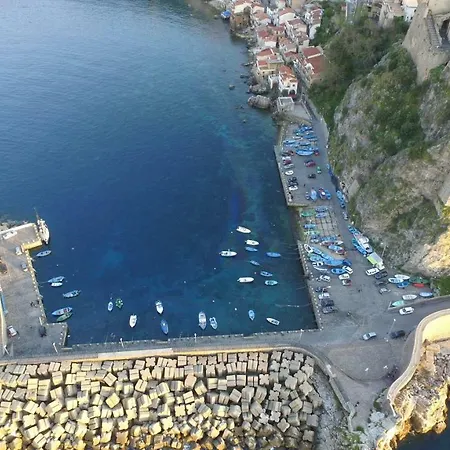Il Ritratto Casa * Scilla